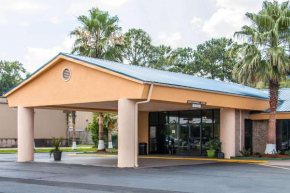  Quality Inn Hinesville - Fort Stewart Area, Kitchenette Rooms - Pool - Guest Laundry  Хинесвилл